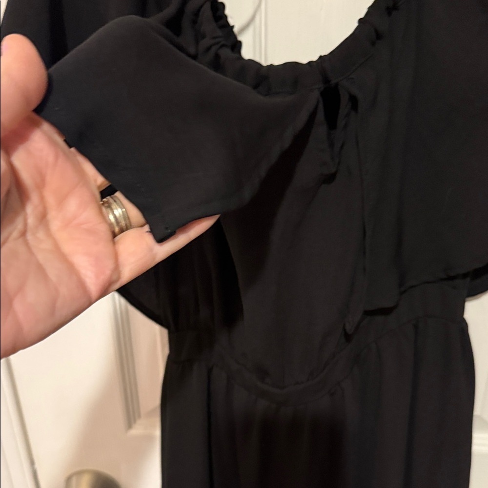 Elegant Black Maxi Dress - Picture 4 of 8